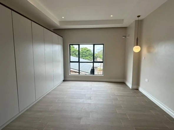 3 Bedroom Flat & Apartment