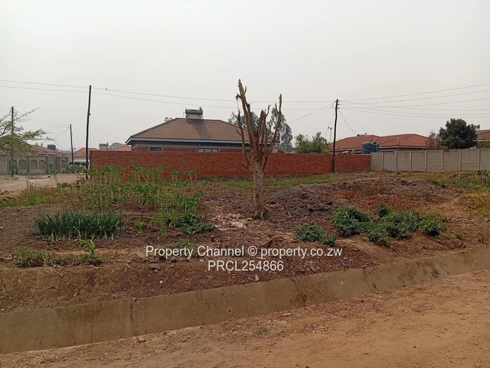 Prime 739 sqm Corner Stand in a Secure Gated Community