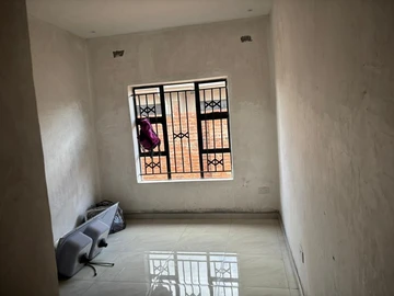 3 Bedroom Flat & Apartment