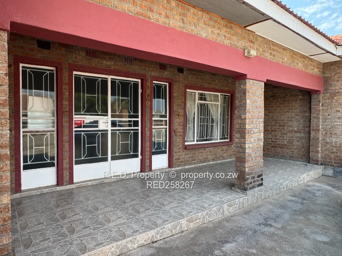 A spacious family home In New Parklands!