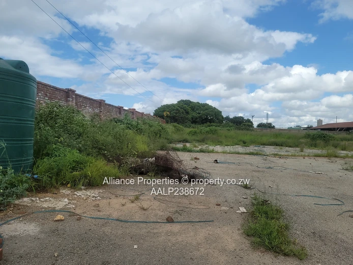 A magnificent Commercial Property with two road frontages. (Sole Mandate)