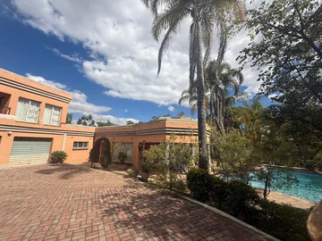 6 Bedroom House