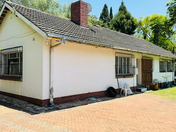 Immaculate Eastlea Home: Now For Sale