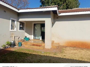 2 Bedroom Flat & Apartment