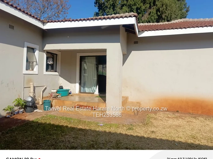 Available for letting is a 2 bedroomed apartment, with an ensuite, combined toilet and bathroom, an 