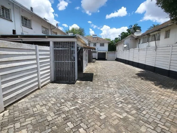 Avenues Garden Flat For Sale