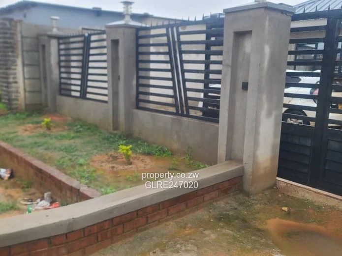 Gated 4-Bed Home in Glen Norah with Borehole