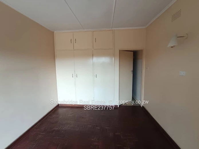 Charming 1-Bedroom Flat in Northend – Prime Location!