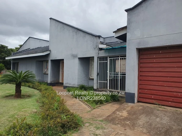 Bluff Hill 3-Bed Home with Borehole & Large Garden (Sole Mandate)