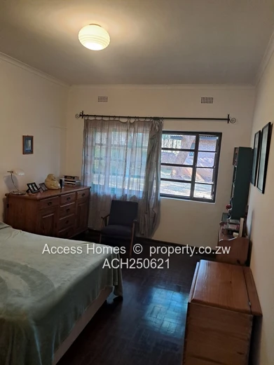A charming Residence close Kew Drive and Ridgeway North  (Sole Mandate)