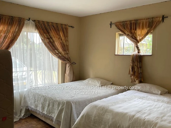 Solid Golden Oldie – 5-Bedroom Double-Storey Home for Rent in The Grange 