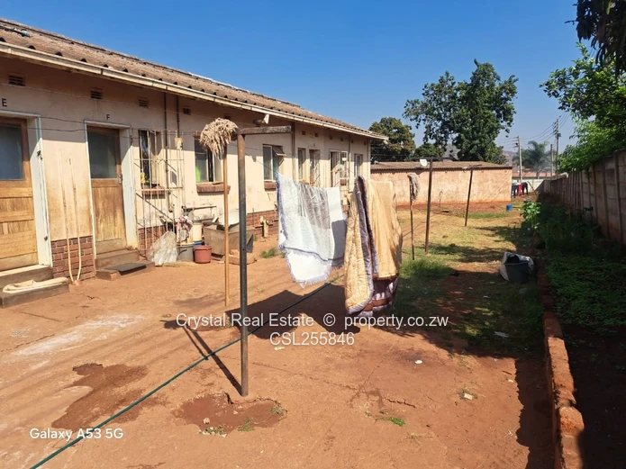 Kambuzuma Garden Flat (Sole Mandate)