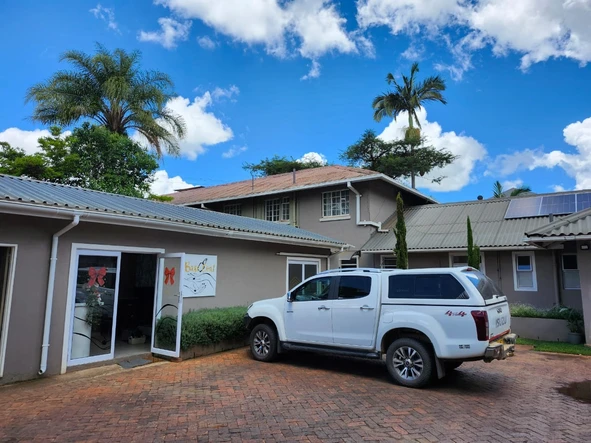 3 Bedroom Flat & Apartment