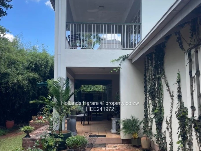 Family home in Sun River Manors