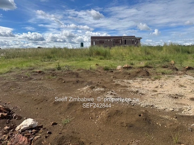 Pomona City Corner Stand with Tarred Road & Gated Entrance (Sole Mandate)