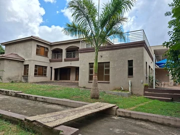 6 Bedroom House