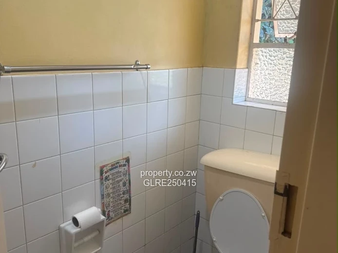 Vainona 4-Bed Family Home on 4789m² with Borehole & Solar