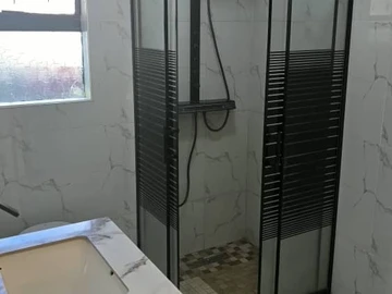 3 Bedroom Flat & Apartment