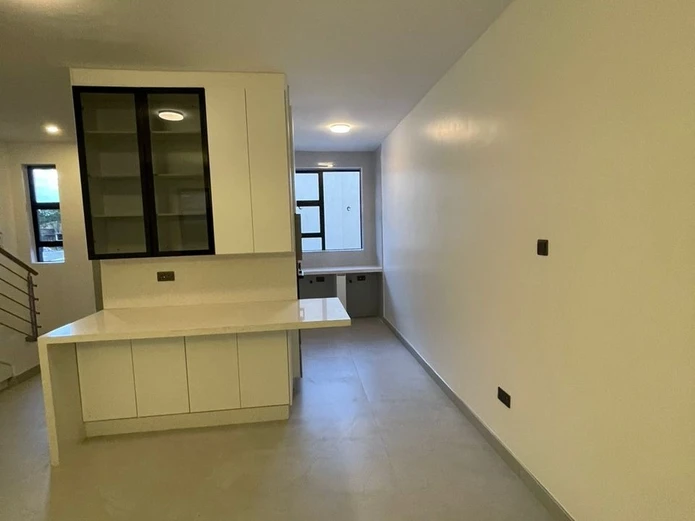 Borrowdale west 2bed  townhouses to rent 