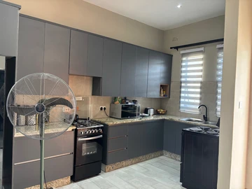 3 Bedroom Flat & Apartment