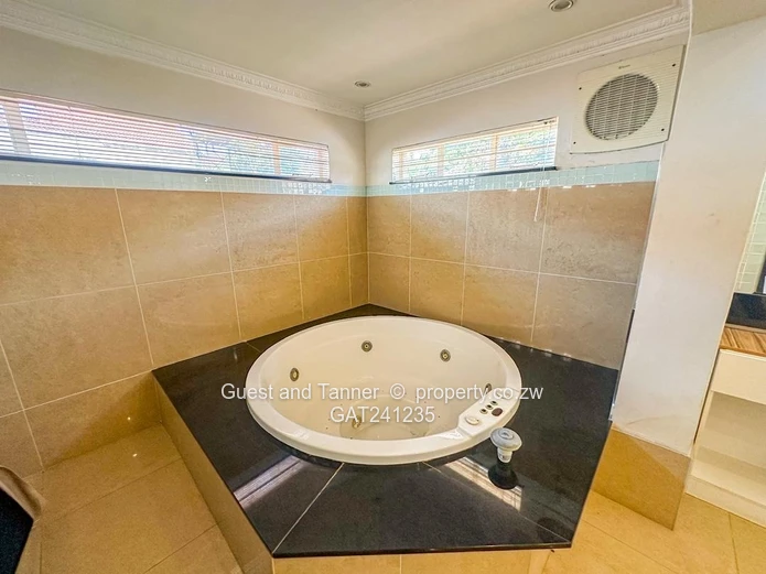 3-Bedroom flat For Sale in Upper Avenues 