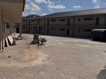 2 Bedroom Flat & Apartment