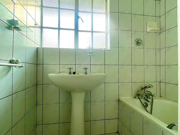 3 Bedroom Flat & Apartment