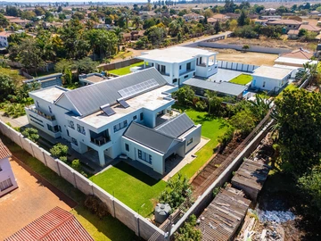6 Bedroom House