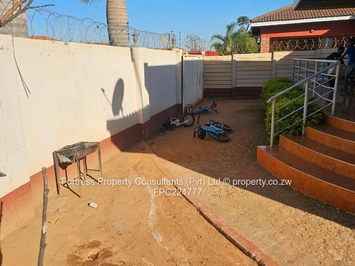 Newly Renovated 4-Bedroom House 