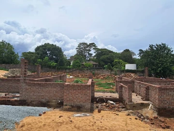 4 Bedroom Flat & Apartment