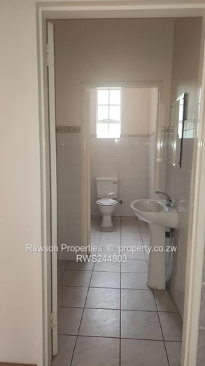 Beautiful 5 Bed House With Prolific Borehole!