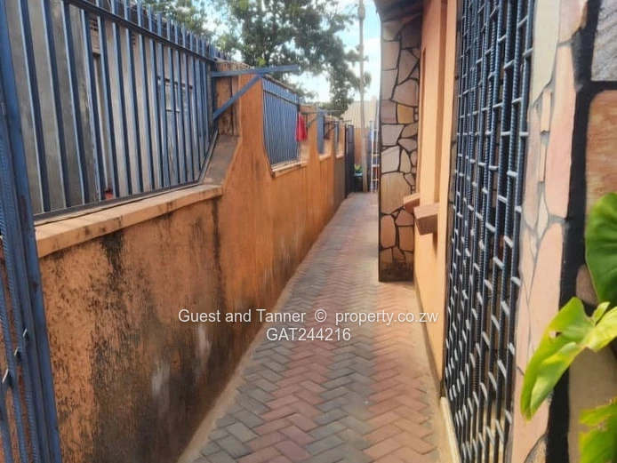 5 Bedroomed House for Sale in Tynwald South