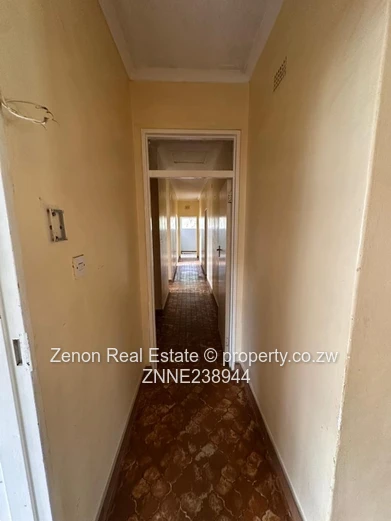 3bedroom house to let in Emerald Hill 