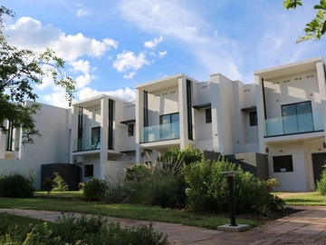 3 Bedroom Flat & Apartment