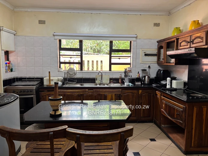 Enchanting 4 bedroom house in the Brooke Golf Estate