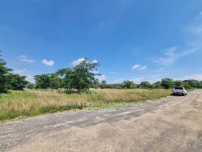 Fully serviced,  prime location... (Sole Mandate)