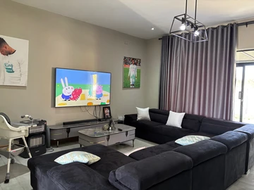 3 Bedroom Flat & Apartment