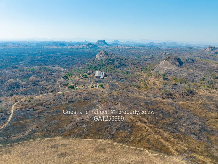 A Choice Of Two Farms - Banket / Rafingora