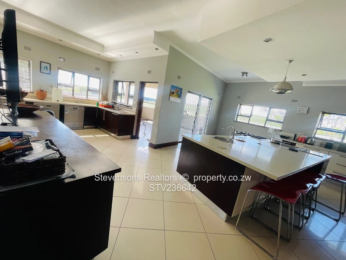 Palatial Establishment With Panoramic Views! (Sole Mandate)