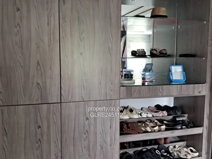 Eastlea 4-Bed Home with Modern Kitchen, Borehole & Garage