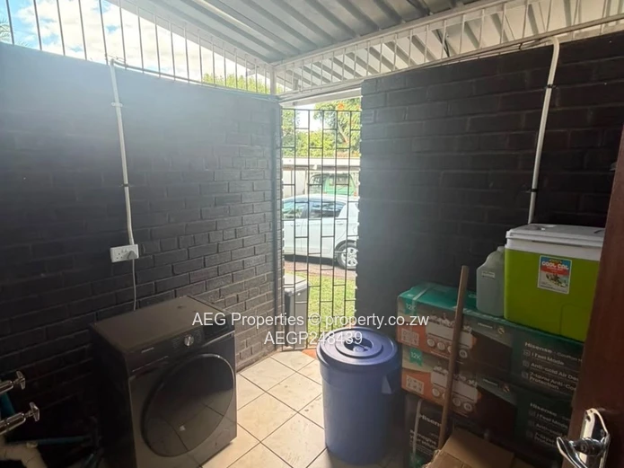 2 bed flat for sale  Avondale 