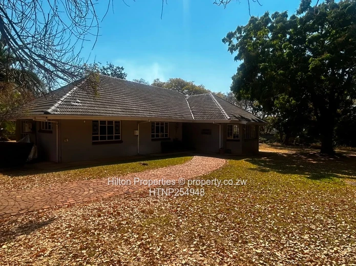 Space, privacy and an established garden setting — all within Old Alex Park