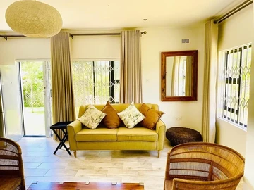 2 Bedroom Flat & Apartment