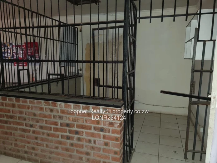 200m² Tiled Retail Shop at Huruyadzo Shopping Centre, St Marys — Secure w/ Storage (Sole Mandate)