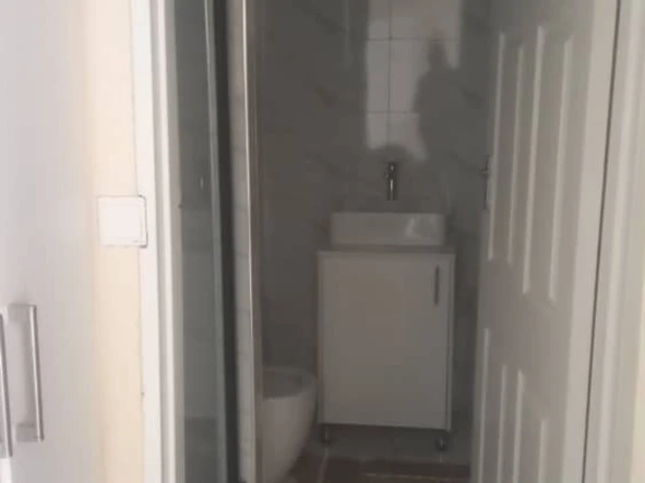 2 Bedroom Flat & Apartment