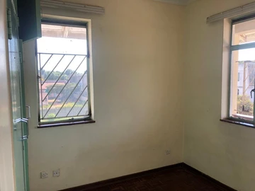 2 Bedroom Flat & Apartment