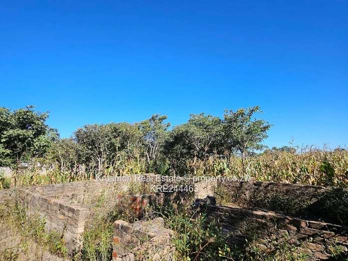 Marondera 2016m² Stand — Main Road Frontage & Subdivision Potential