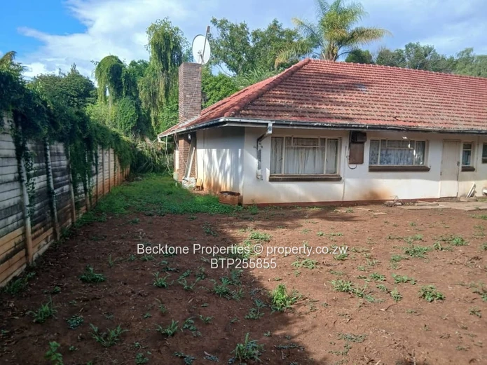 Kumalo 4-Bed House on 2500m² with Pool & Borehole