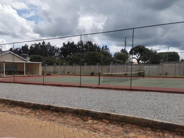 4 Bedroom Flat & Apartment