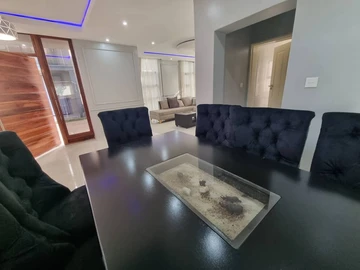 4 Bedroom Flat & Apartment